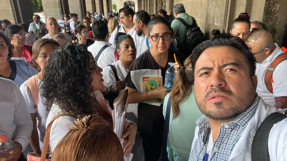 Trabajadores reunidos